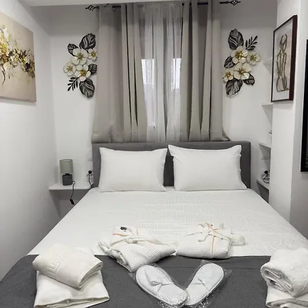 Julie's كالافريتا