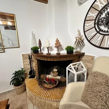 Julie's شقة كالافريتا