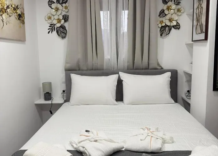 Julie's Калаврита