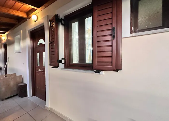 Julie's Калаврита